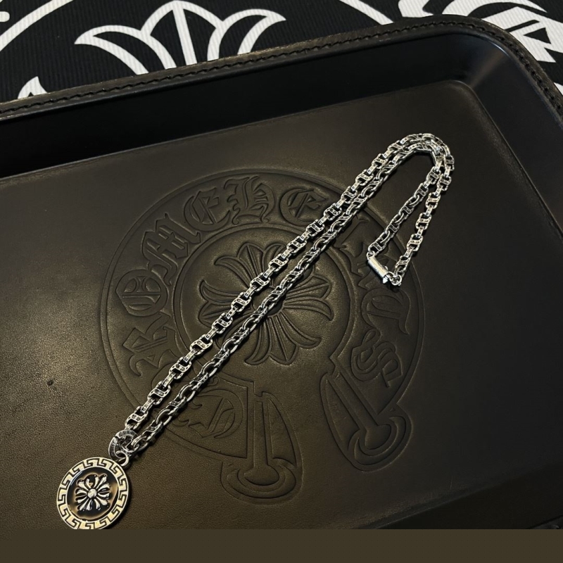 Ch**me He**ts necklaces